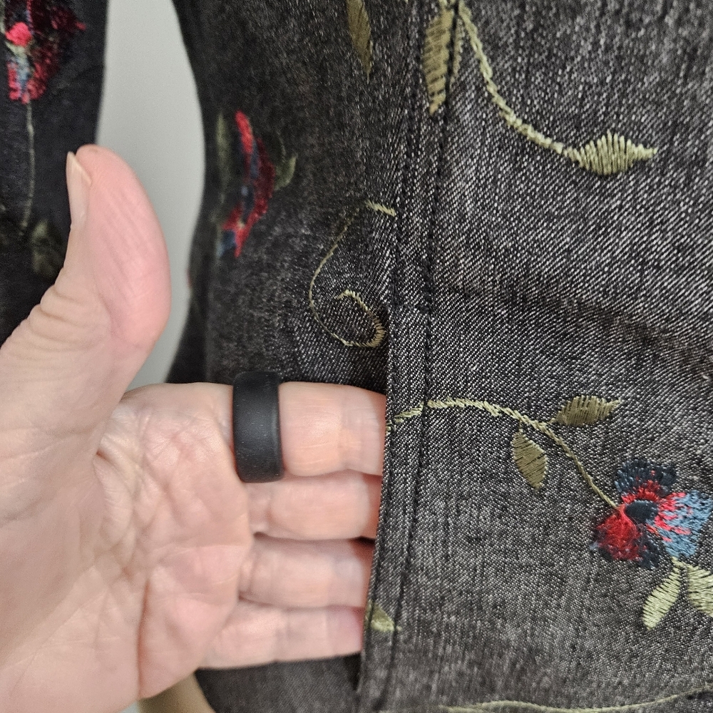 WORTH Embroidered Denim Jacket Floral Fitted Button Front Women’s Size 6 Blazer - Picture 6 of 14